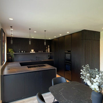 Black Kitchen