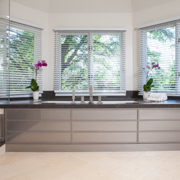 High-Tech Tub with Deck