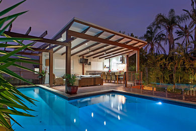 Inspiration for a modern home design in Sunshine Coast.
