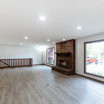 Caddy Court Kitchen & Mainfloor Remodel Before/Afters