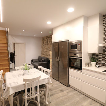 Reforma integral de casa antigua en Arnes
