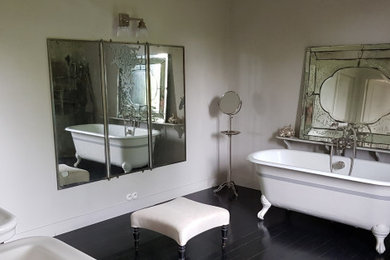 Salle de bain aux miroirs Vénitiens