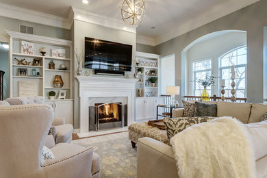 Transitional living room photo in St Louis