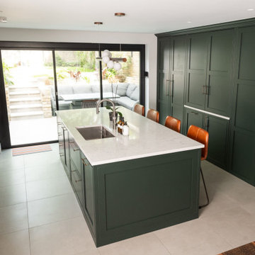 Classic In-Frame Shaker Kitchen & Bar - Islington