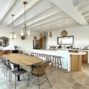 SALLE À MANGER et CUISINE OUVERTE