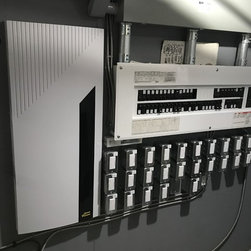 Midtown Modern - Home Electronics
