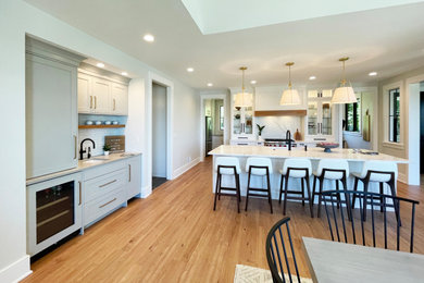 This is an example of a kitchen in Grand Rapids.