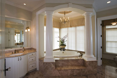 Example of a classic bathroom design in Charleston