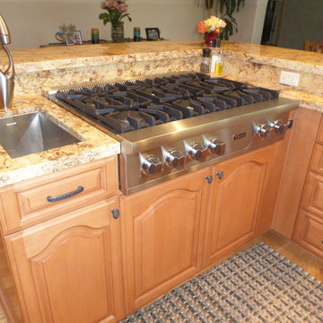 Peninsula Interior With Prep Sink