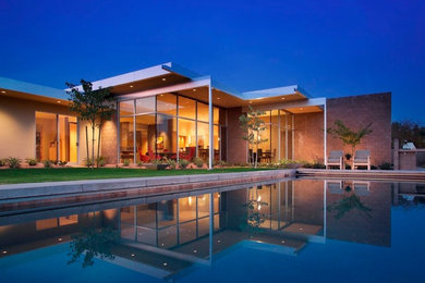 Inspiration for a modern home design remodel in Phoenix
