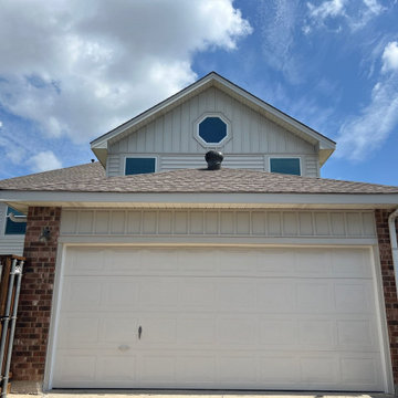 James Hardie Board & Batten in Bone color