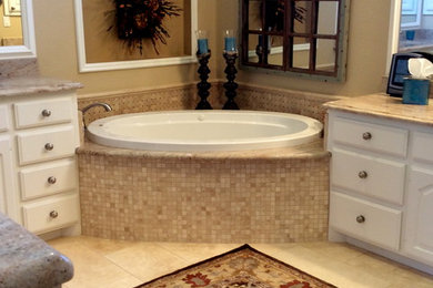 Inspiration for a timeless bathroom remodel in Dallas