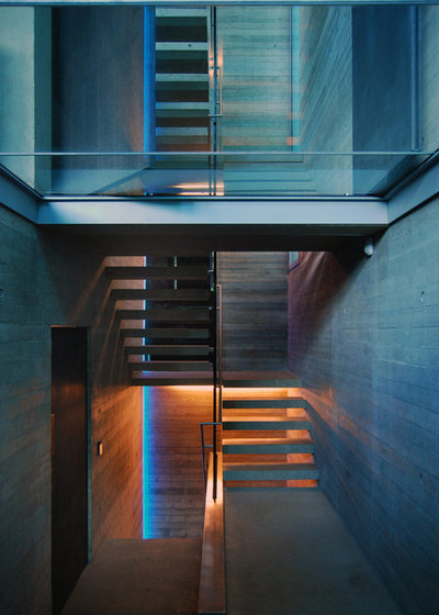 Современный Лестница by Eldridge London