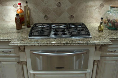 Example of a kitchen design in Los Angeles