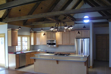 Kitchen - kitchen idea in Indianapolis