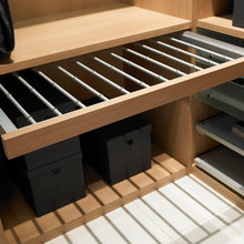 Wardrobe inside layout