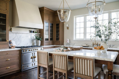Elegant kitchen photo in Chicago