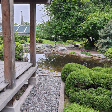 Декоративный фонтан в японском стиле в Ботаническом саду Петербурга