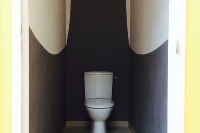Photo of an arts and crafts powder room in Brest.