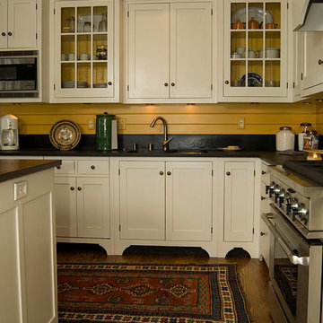Kentucky White/ Soapstone Kitchen