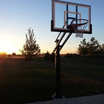 Benjamin S's Pro Dunk Silver Basketball System on a 22x32 in Bloomington, IL