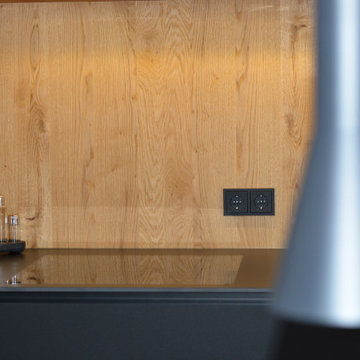 Designküche mit Essplatz