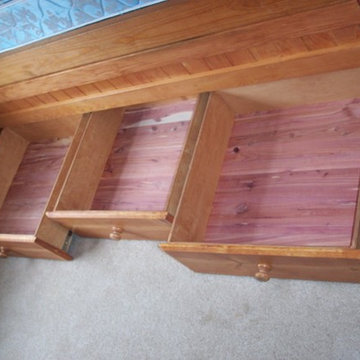 Trundle bed with drawers