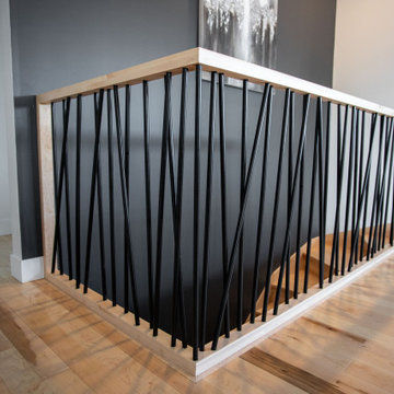 Unique wood and steel railing/ Rampe unique barreaux de fer