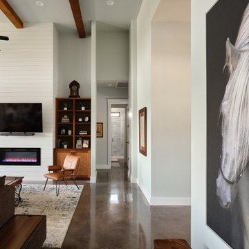 Modern Lakeside Farmhouse Kingsland