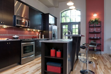 Elegant kitchen photo in Ottawa