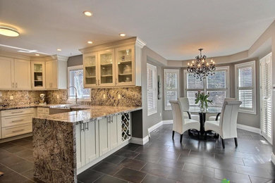 Kitchen - traditional kitchen idea in Toronto