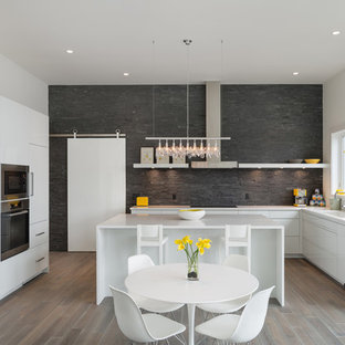 Cuisine Avec Une Credence En Ardoise Et Un Electromenager Encastrable Photos Et Idees Deco De Cuisines Juillet 2020 Houzz Fr