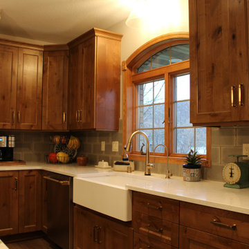 Stunning Kitchen Remodel Done in a Two-Tone Color
