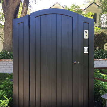 Arched Brentwood Model Gate ll
