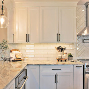 Fabuwood Onyx Kitchen by Lauren