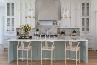 Elegant kitchen photo in Houston