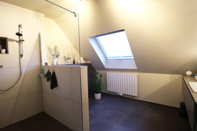 Modernes Badezimmer in Sonstige