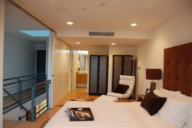 Inspiration for a contemporary bedroom remodel in Los Angeles