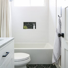 Hollingsworth- Upstairs Guest Bathroom