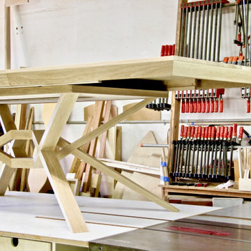 White Oak Harvest Table with Mechnical Slides and Two Leaves