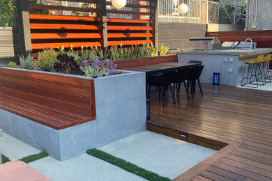 Inspiration for a mid-century modern deck remodel in Orange County