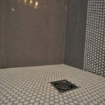 Penny Rounds - New West - Modern Bathroom