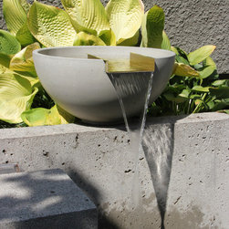 Solus Decor Scupper Water Feature Available in a Range of Colours - Outdoor Fountains And Ponds