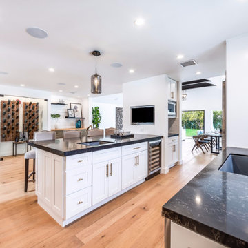 Traditional-style kitchen