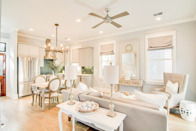 Example of a cottage chic home design design in Charleston