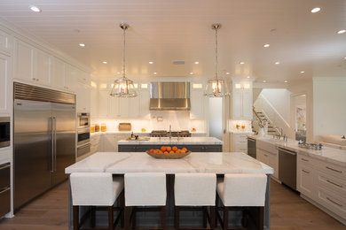 Example of a transitional kitchen design in Los Angeles