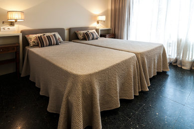 Design ideas for a traditional bedroom in Barcelona.
