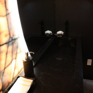 Leghorn Powder room