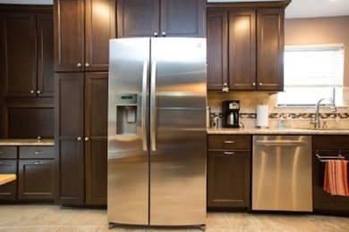 Kitchen - kitchen idea in Austin