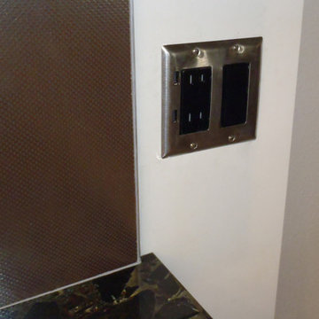 USB outlet (for charging devices without giving up outlet space)